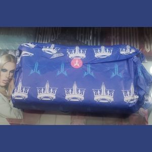 Jeffree Star cosmetics blue blood palette